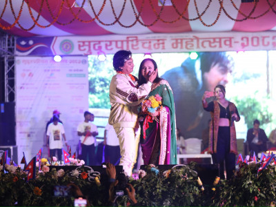 ‘आ बाट आमा’ को प्रचार गर्न धनगढी पुगे कलाकार विपना र पल