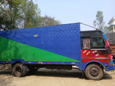 २१ लाख ९२ हजारको सामान सहित ट्रक प्रहरी नियन्त्रणमा