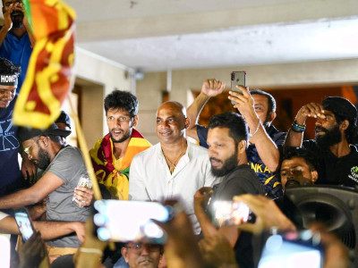 श्रीलंकामा सरकारको विरोधमा जयसूर्यालगायत क्रिकेटर सडकमा 