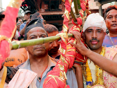 पहिलो पटक जिब्रो छेडी महाद्वीप बोकेर टोलटोल घुमे सुजन
