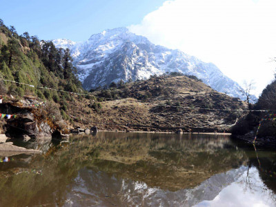पर्यटकको प्रतीक्षामा साल्पापोखरी