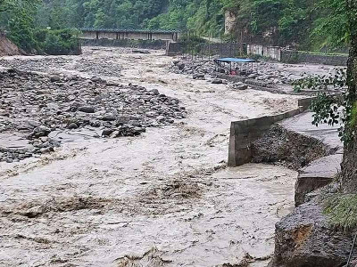 बाढी र पहिरोले सडक र पुलमा मात्रै ५० करोडको क्षति