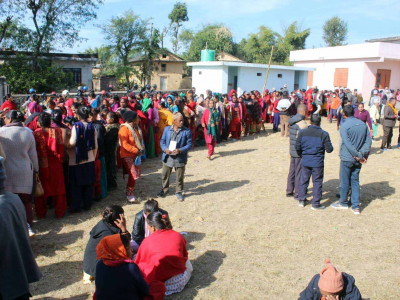 सांसद सुनिल शर्माले गरेको स्वास्थ्य शिविरमा बिरामीको घुईंचो