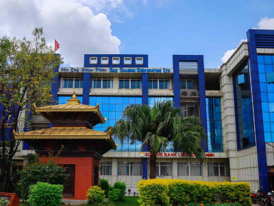 बाढीले बाटो छेक्दा पनि चुलो निभ्न नदिने साल्ट ट्रेडिङको प्रयास