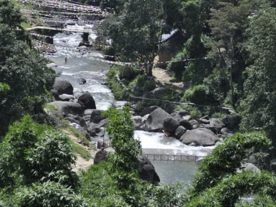 नयाँ वर्षको उल्लास: वाग्द्वार र सपनतीर्थमा स्नान गर्नेको भीड