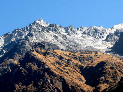 हिमपात नहुँदा जनजीवन प्रभावित