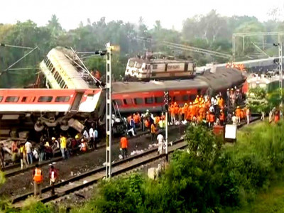 भारतमा भयानक रेल दुर्घटना हुँदा २२३ जनाको मृत्यु, ९ सयभन्दा बढी घाइते