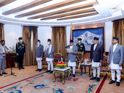 राष्ट्रपतिबाट नवनियुक्त मन्त्रीलाई शपथ