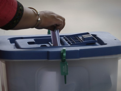 कांग्रेस र एमालेले एकअर्कालाई बुथ कब्जाको आरोप लगाएपछि मतगणना अनिश्चित