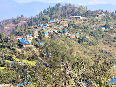 दलित बस्तीमा भोट तान्ने होडबाजी