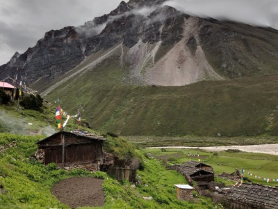 हिमपात र सञ्चार अभावले पिरोलिएको याङ्मा