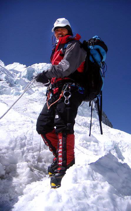 Way to Mt Everest Khumbu Icefall (1)